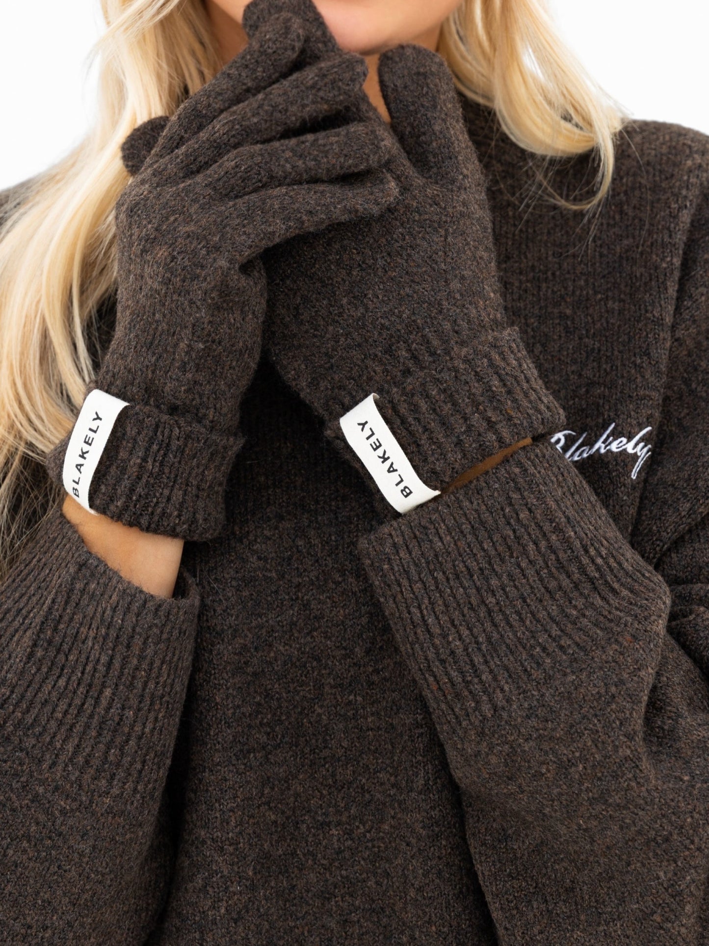 Label Knitted Gloves - Chocolate Brown