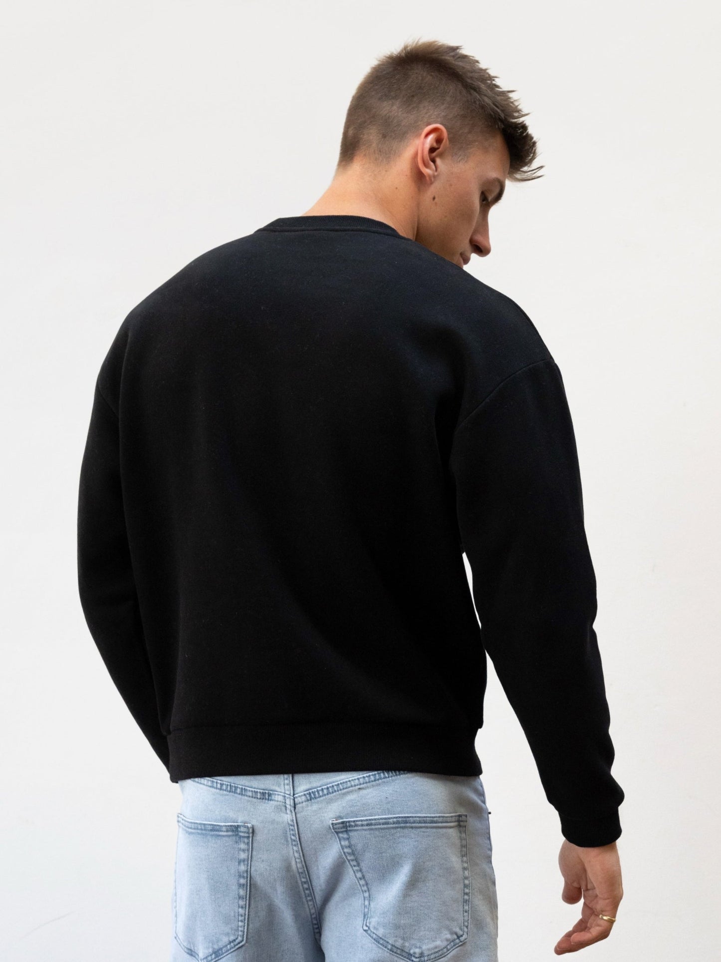 Studio Relaxed Sweater - Black