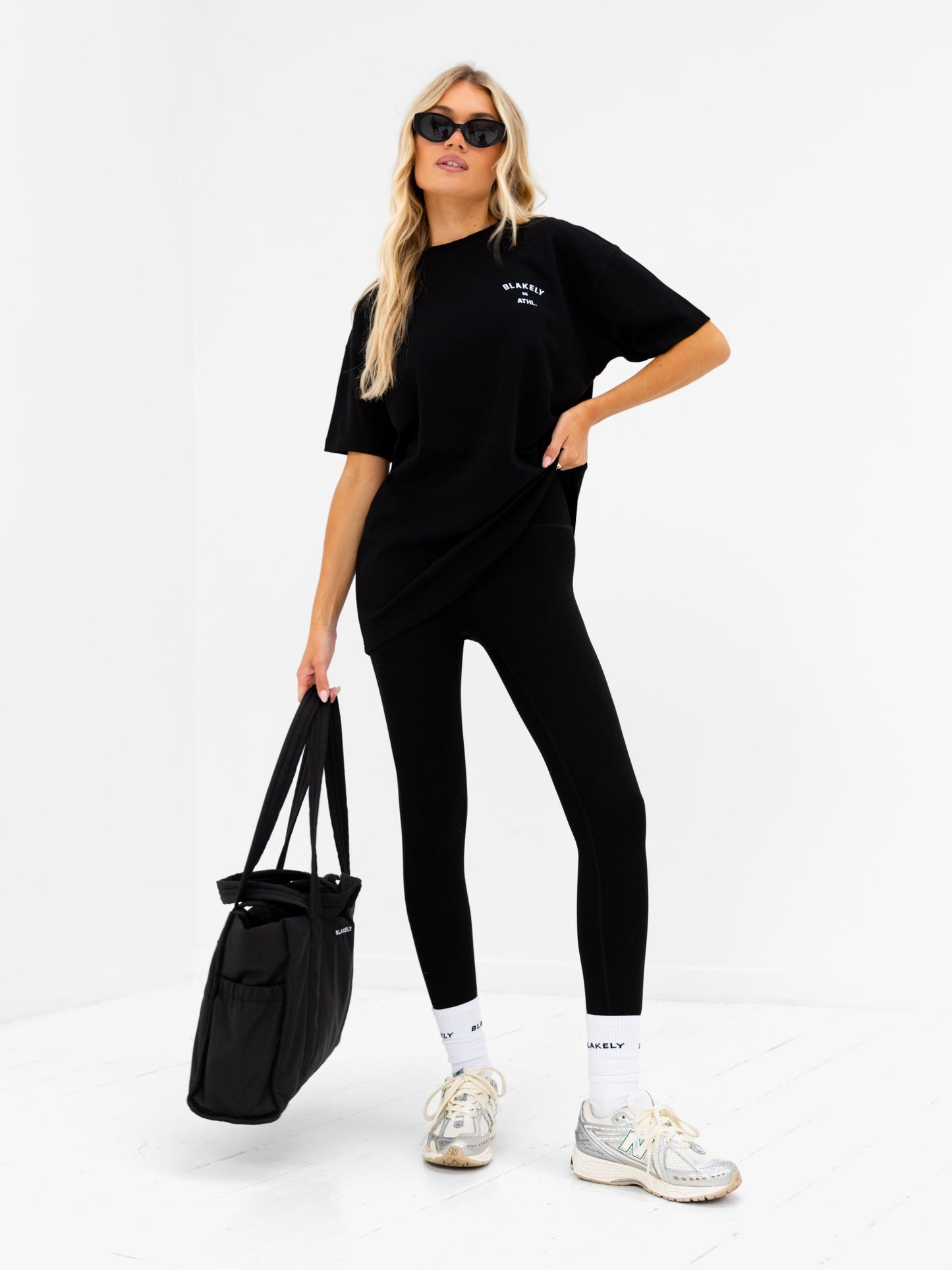 Hallie Oversized T-Shirt - Black