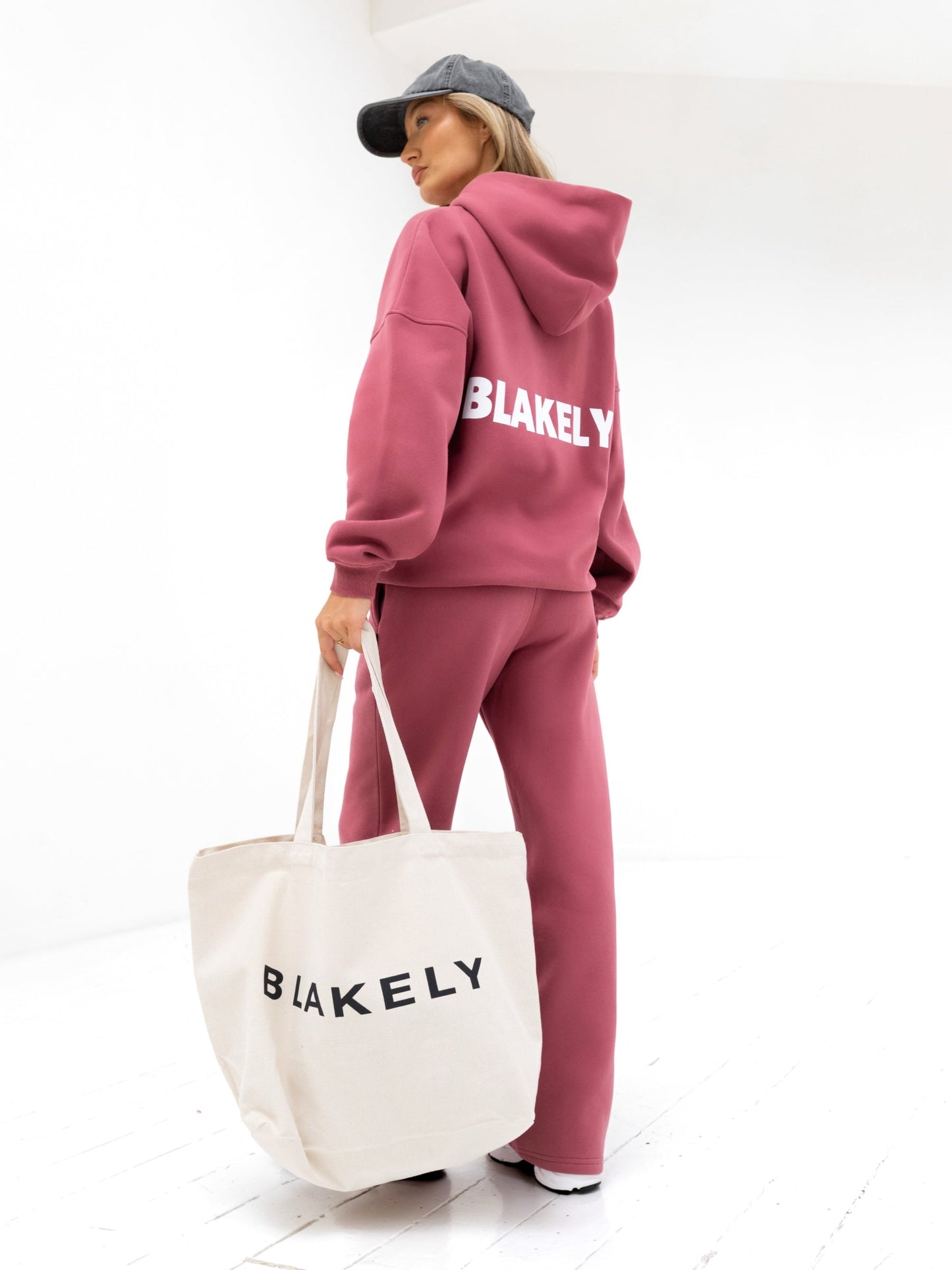 Amelie Wide Leg Sweatpants - Dark Pink