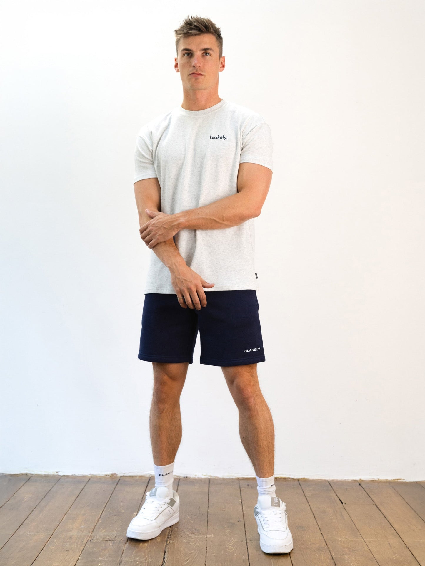 Italic Relaxed Jogger Shorts - Navy
