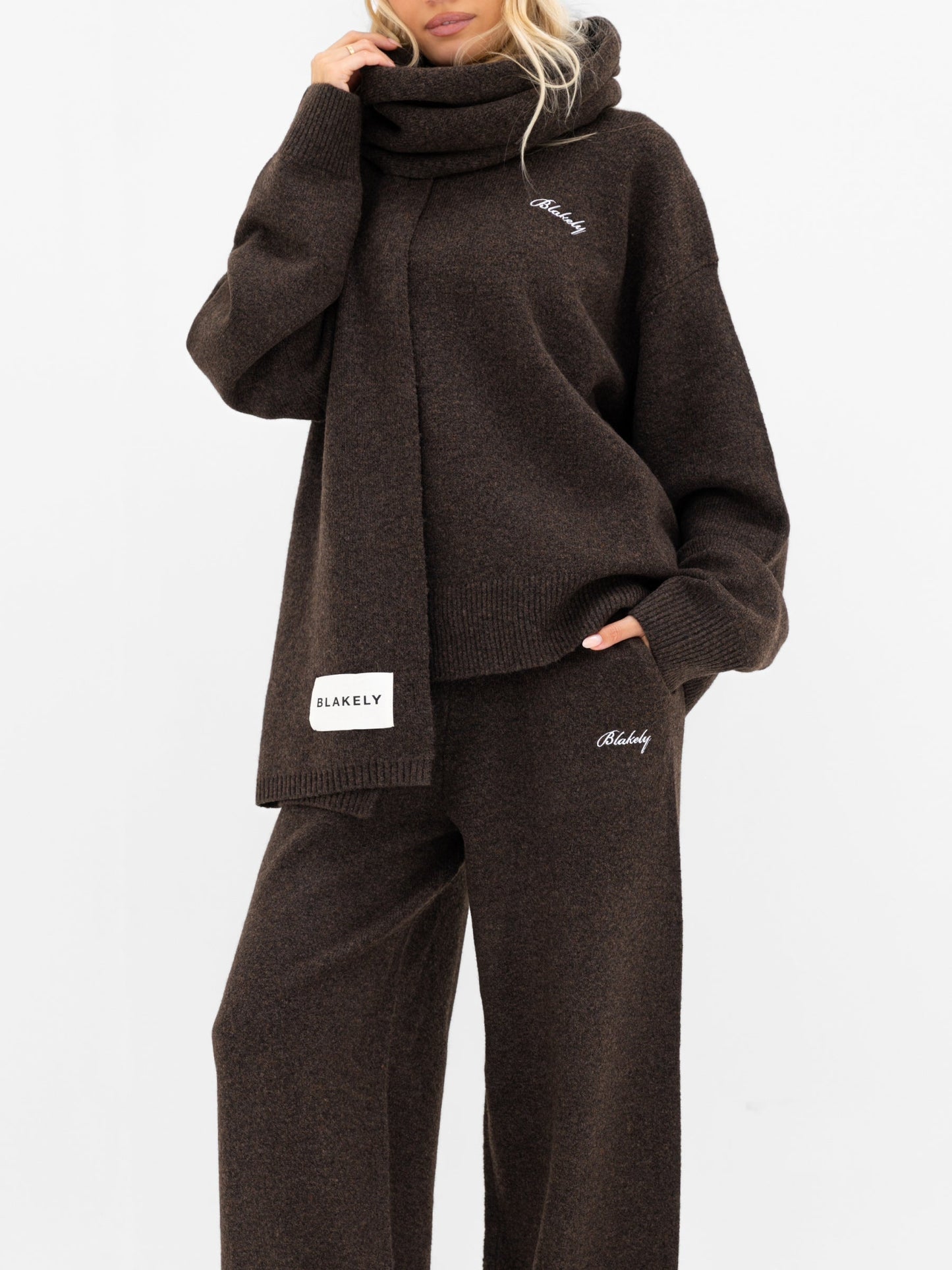 Label Knitted Scarf - Chocolate Brown