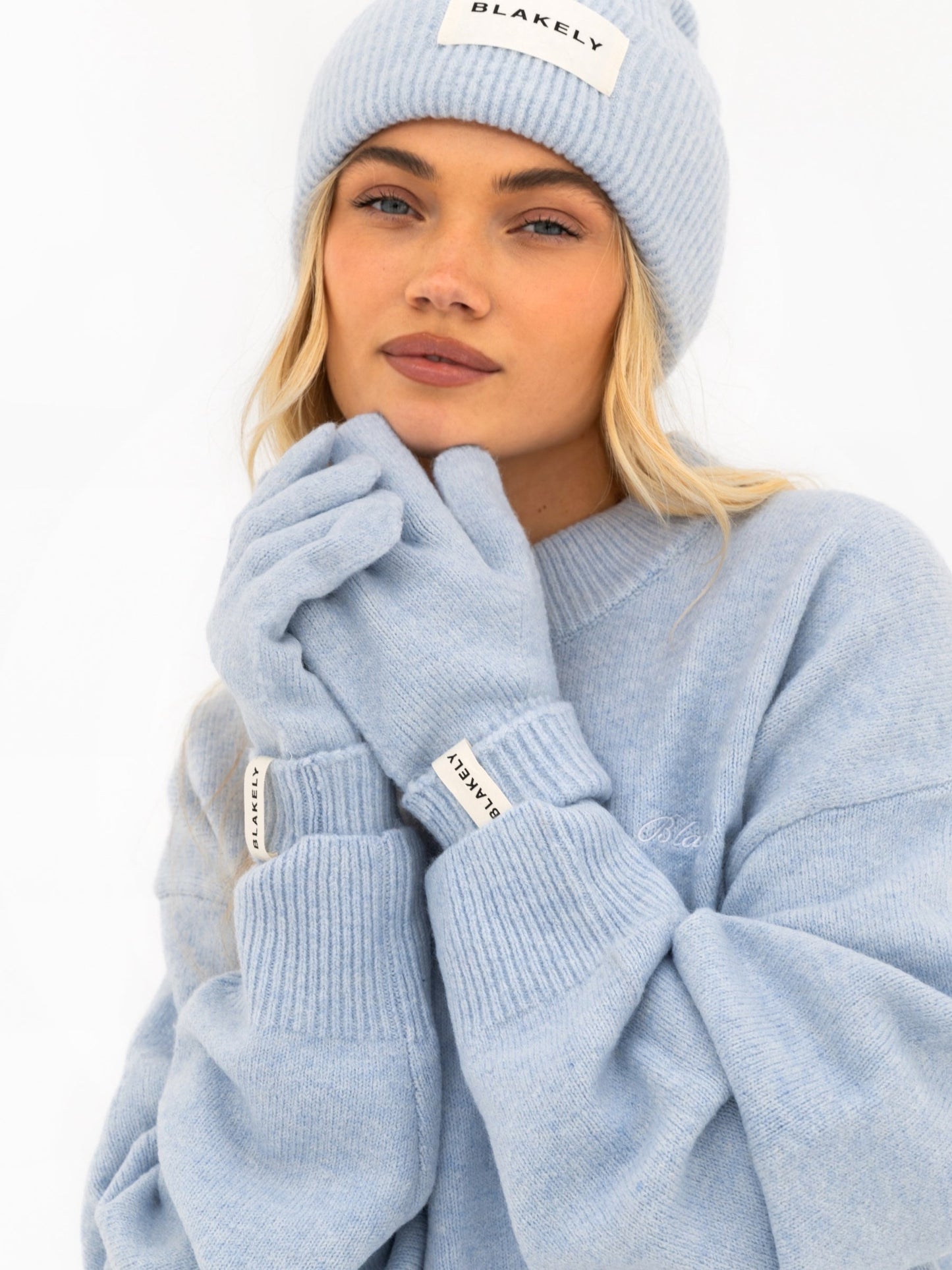 Label Knitted Gloves - Baby Blue