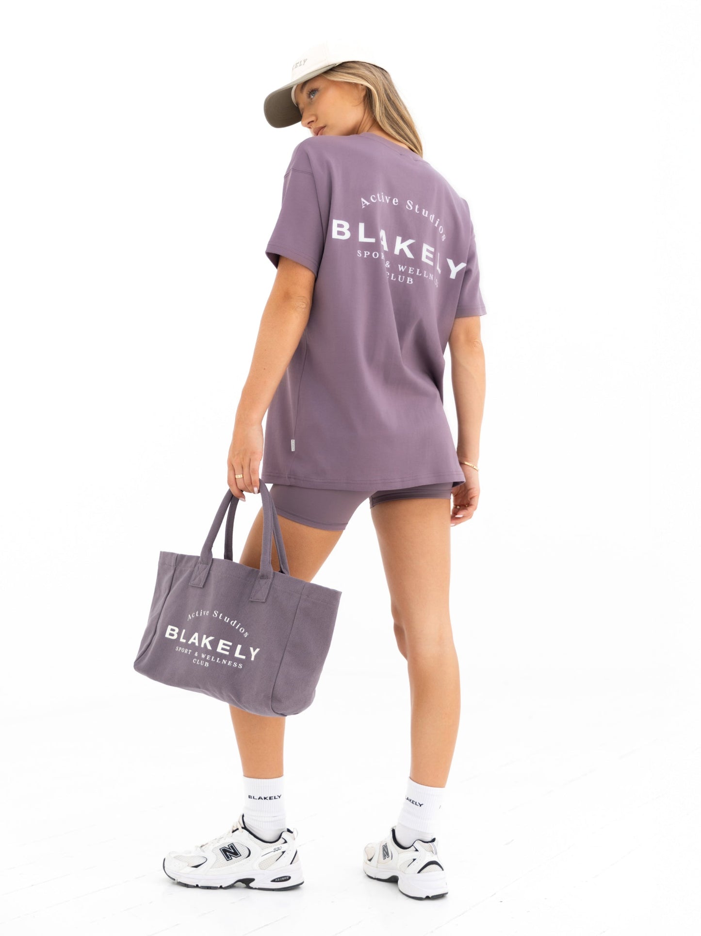 Curved Active Studios Oversized T-Shirt - Grape