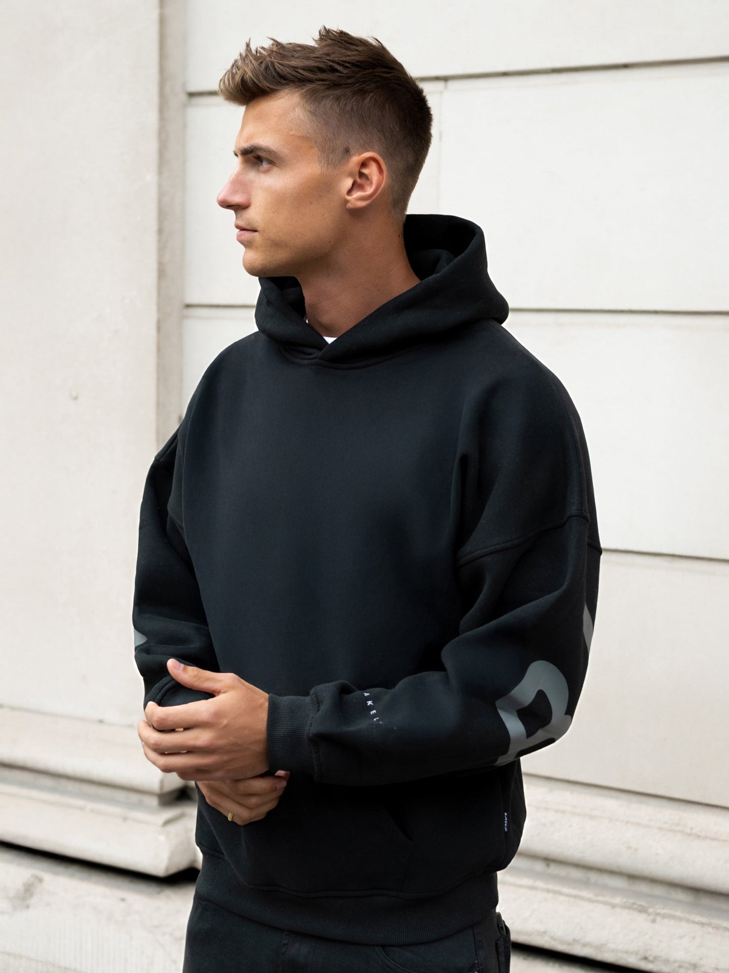 Tonal Idris Oversized Hoodie - Black