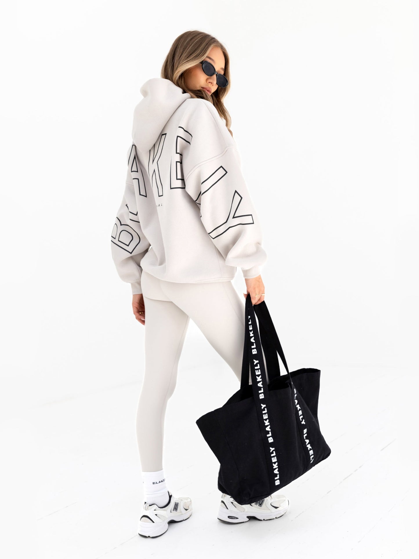 Outline Isabel Oversized Hoodie - Ivory