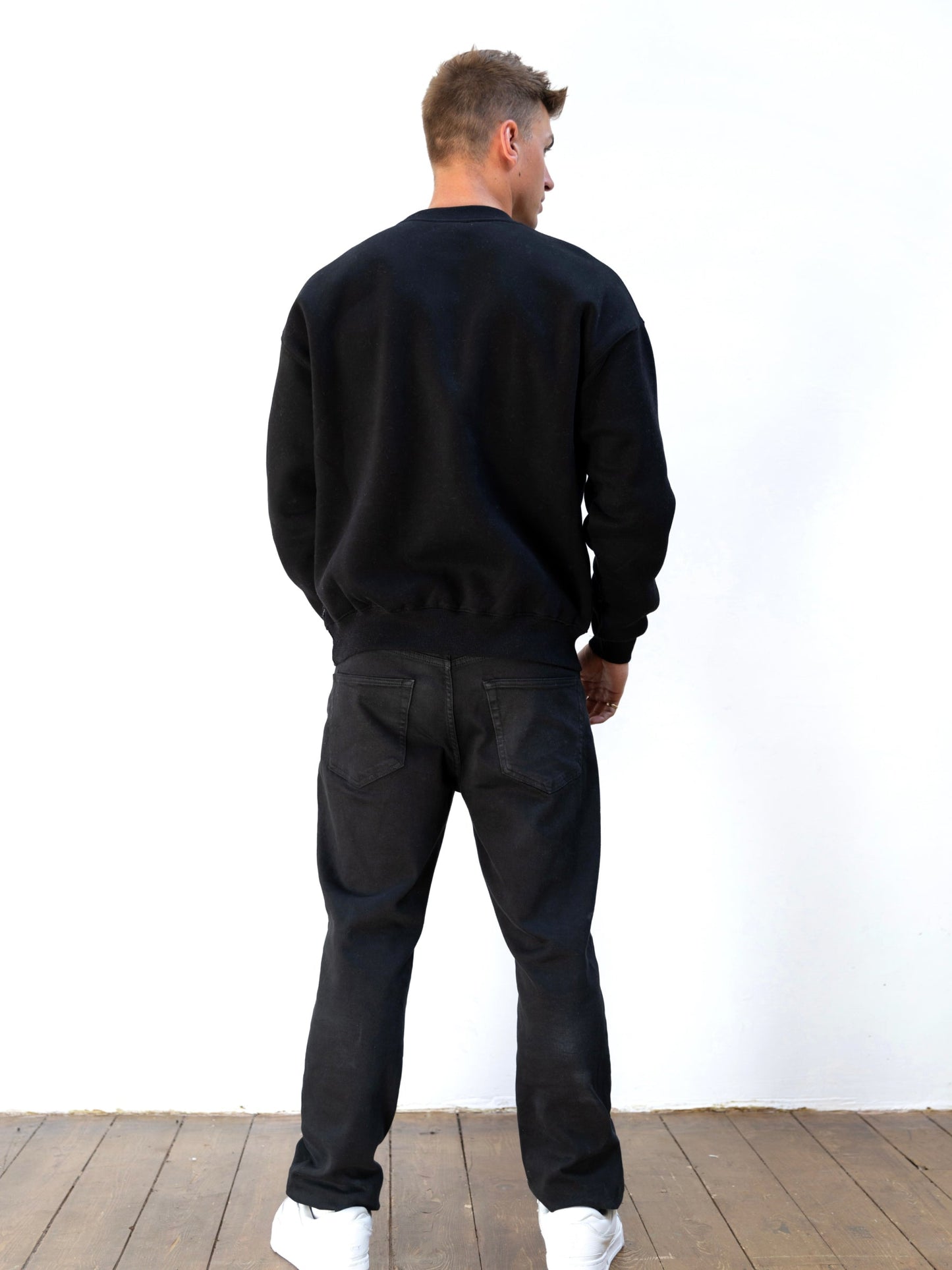 Logo Relaxed Sweater - Black