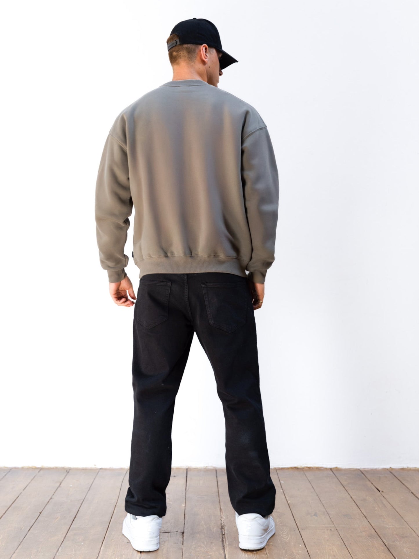 Logo Relaxed Sweater - Washed Khaki