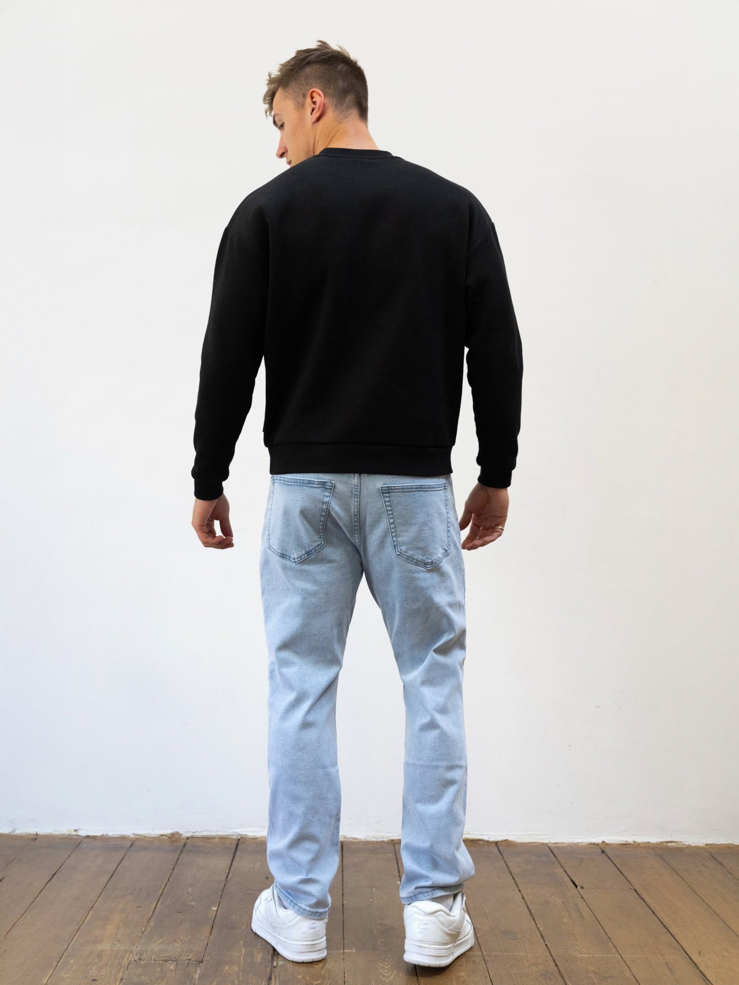 Studio Relaxed Sweater - Black