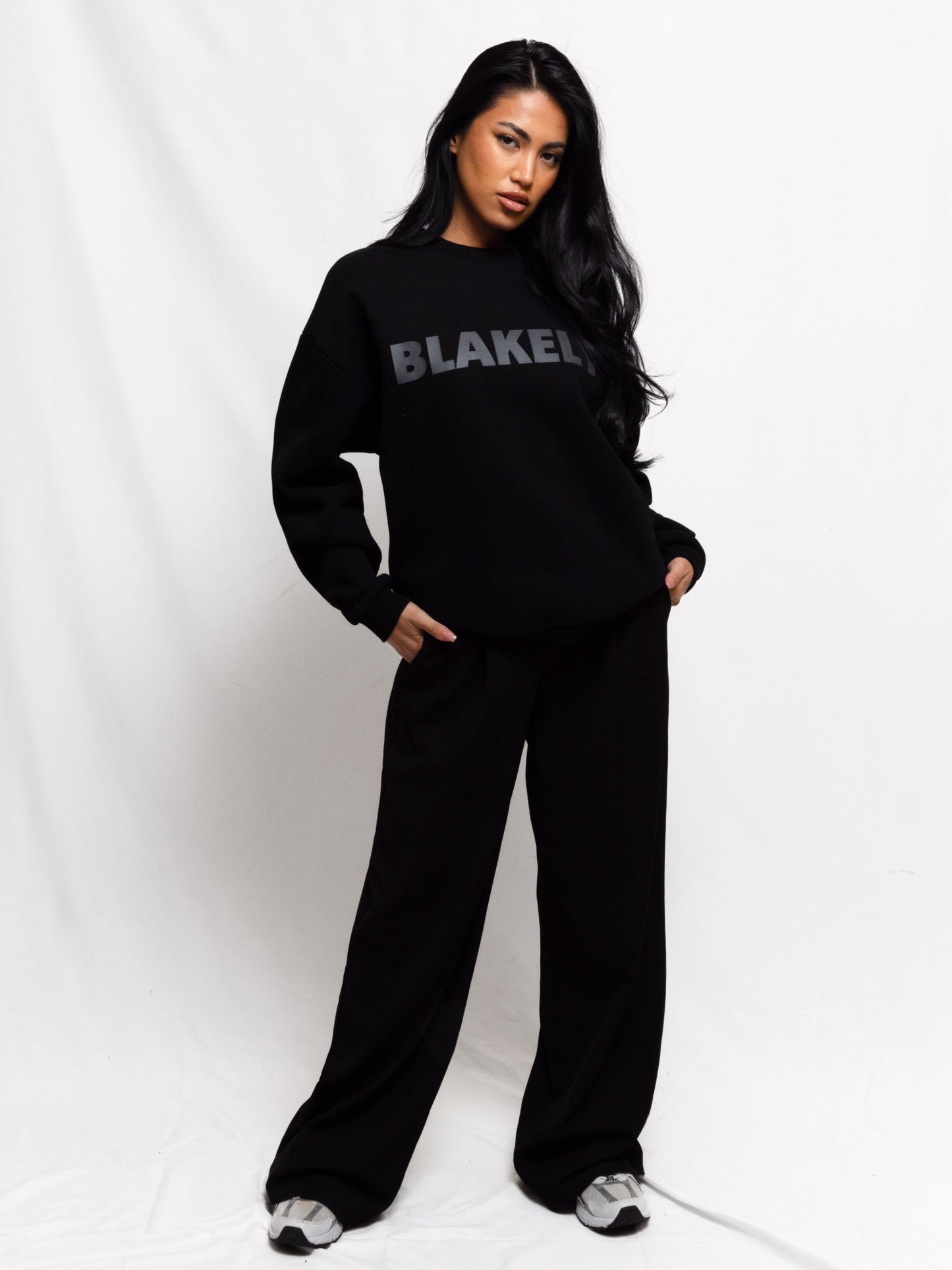 Studio Oversized Jumper - Tonal Black