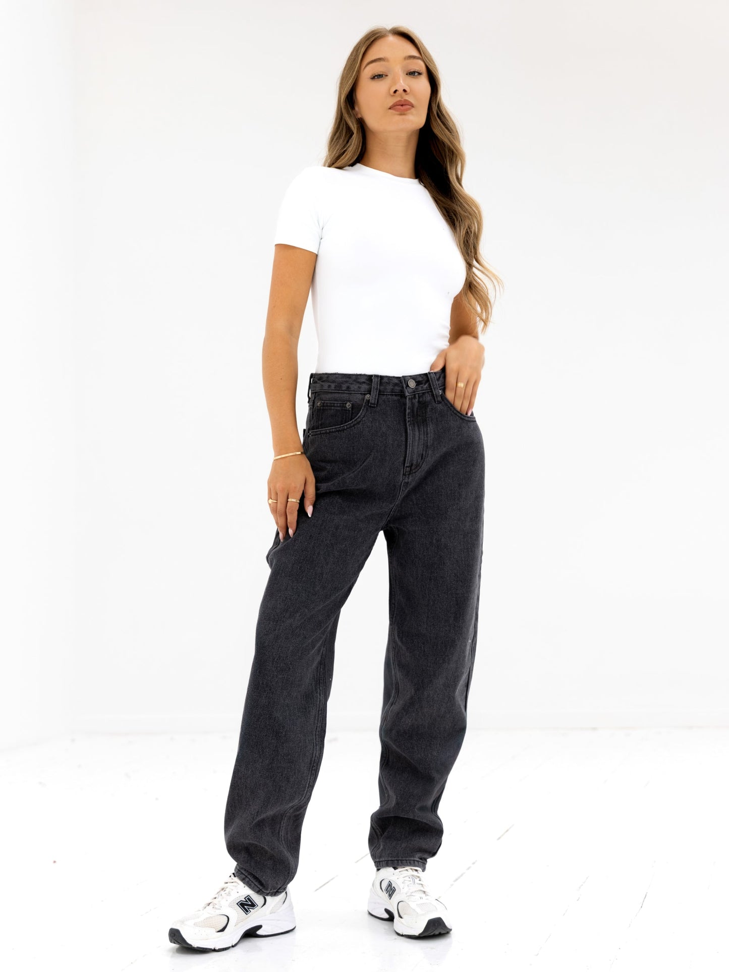 Blakely Mom Jeans - Washed Black