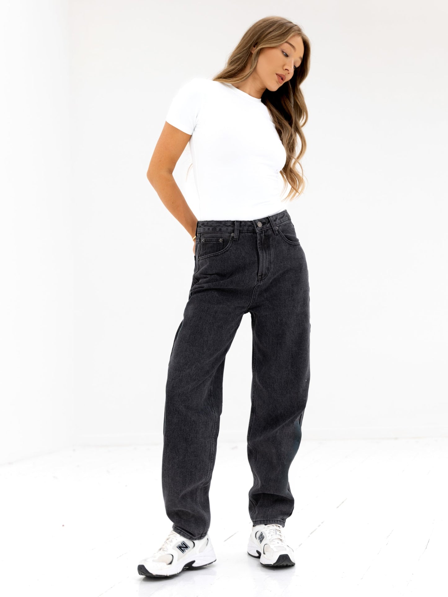 Blakely Mom Jeans - Washed Black