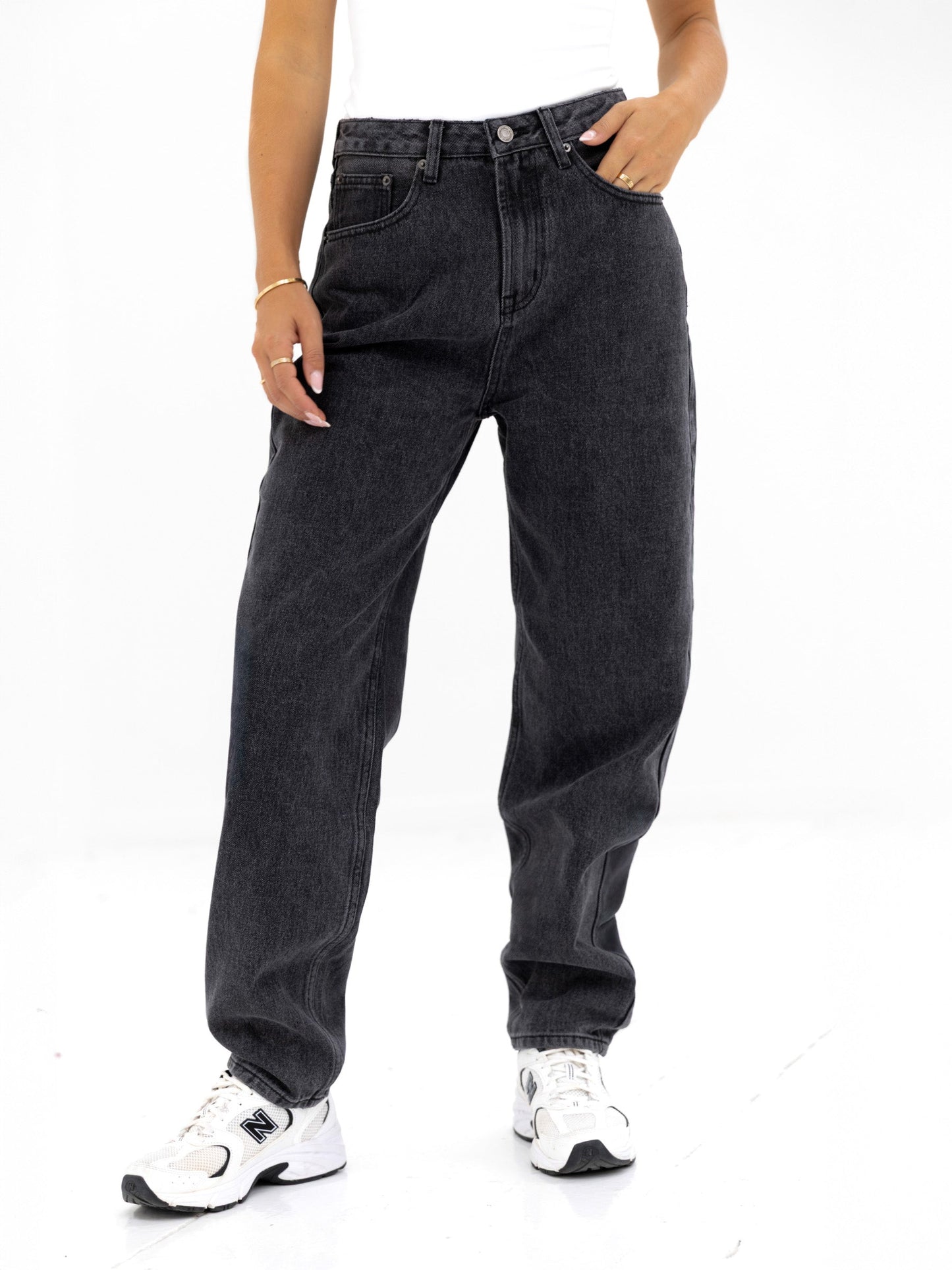Blakely Mom Jeans - Washed Black