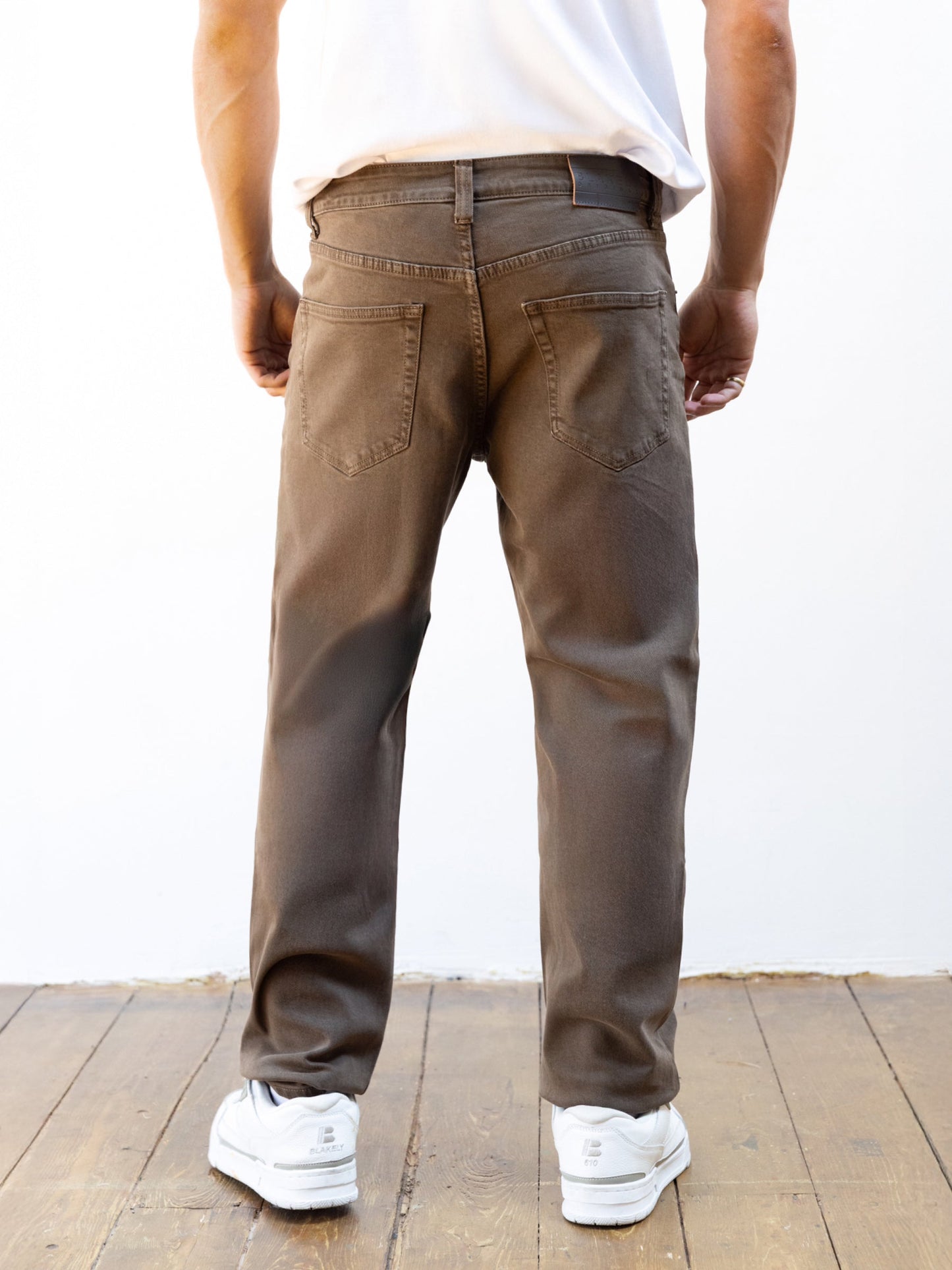 Vol.15 Loose Fitting Jeans - Brown