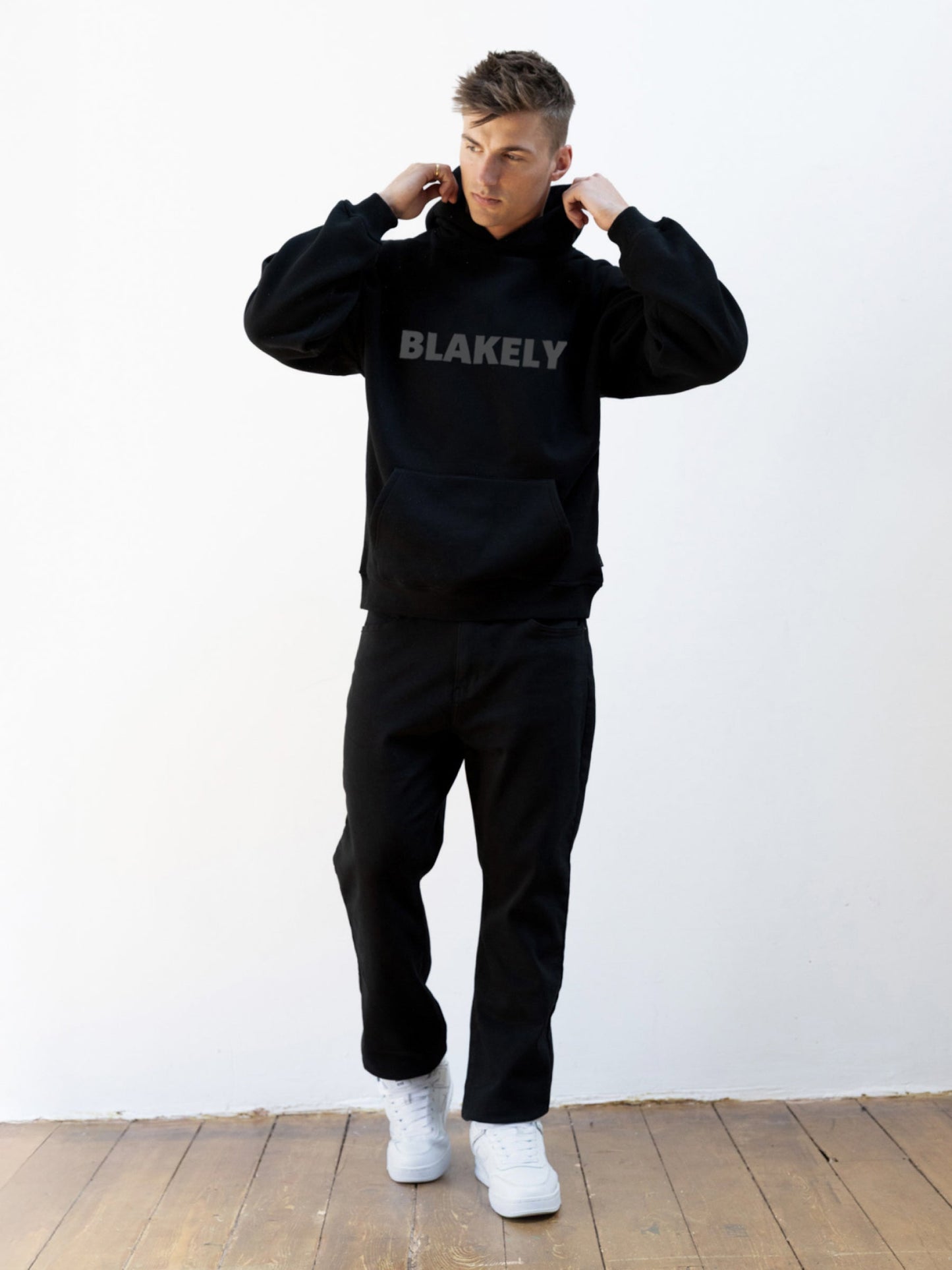 Studio Relaxed Hoodie - Tonal Black