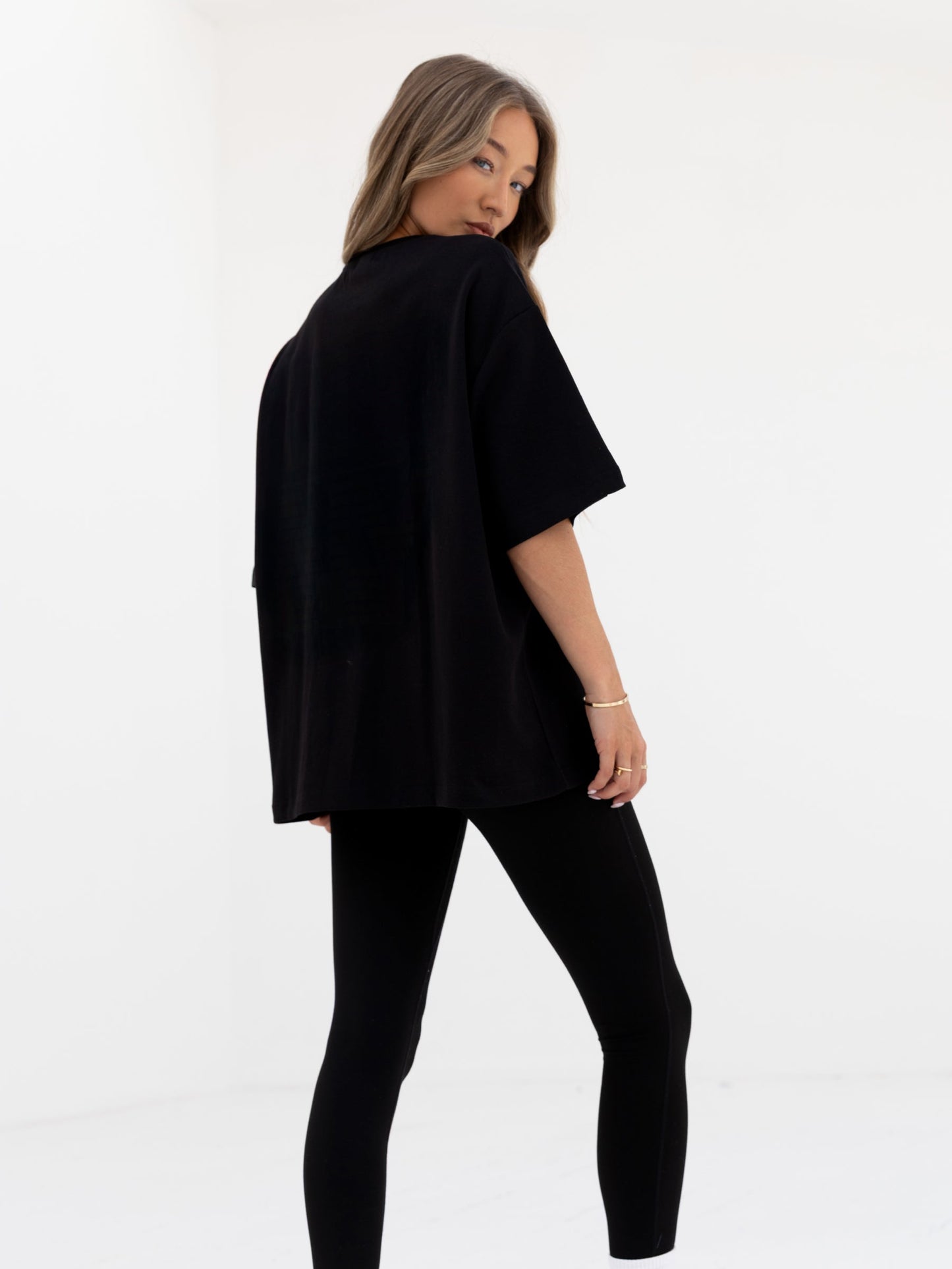 Pacer 610 Ultra Oversized T-Shirt - Black