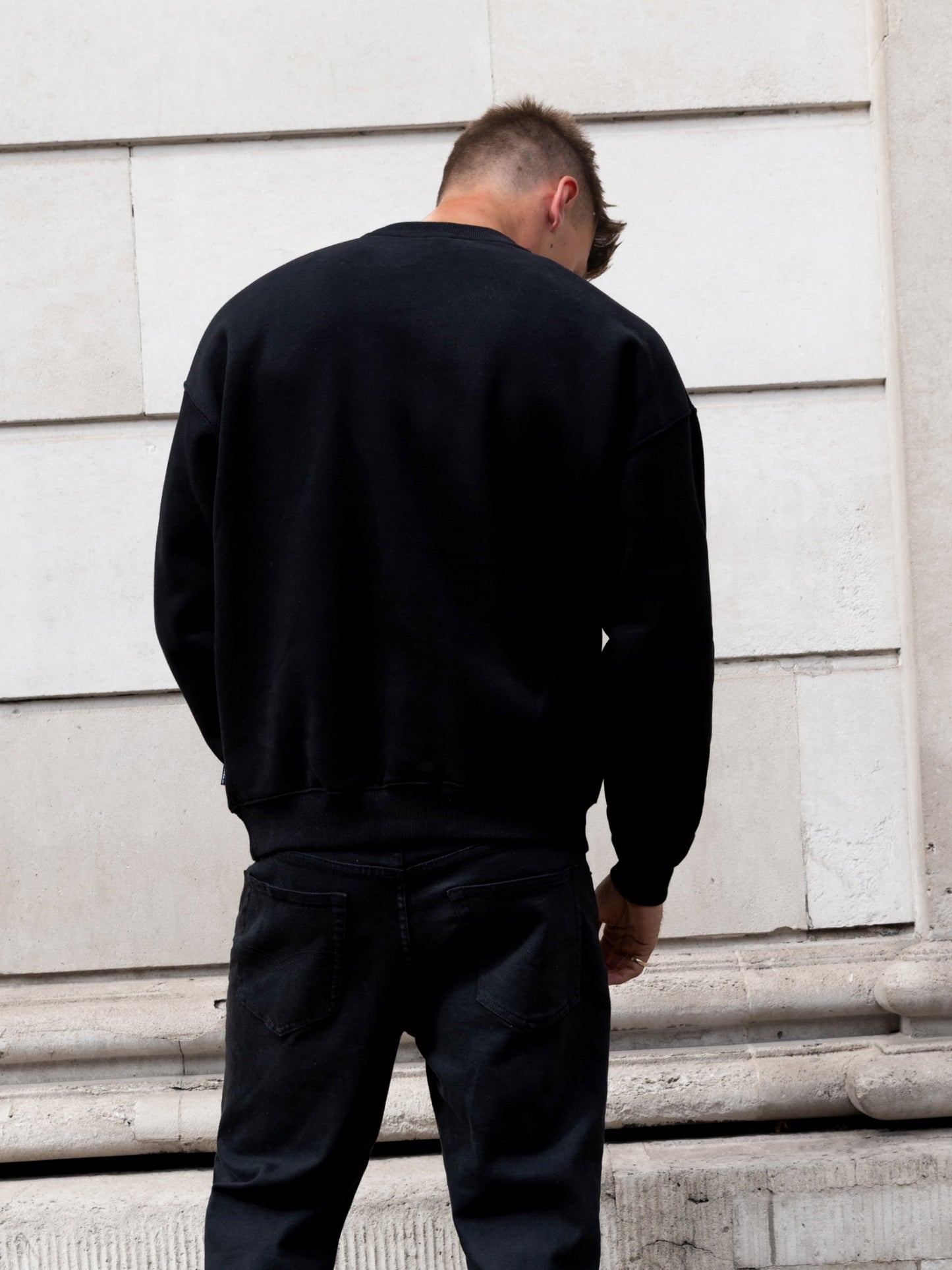 Rhys Relaxed Sweater - Black