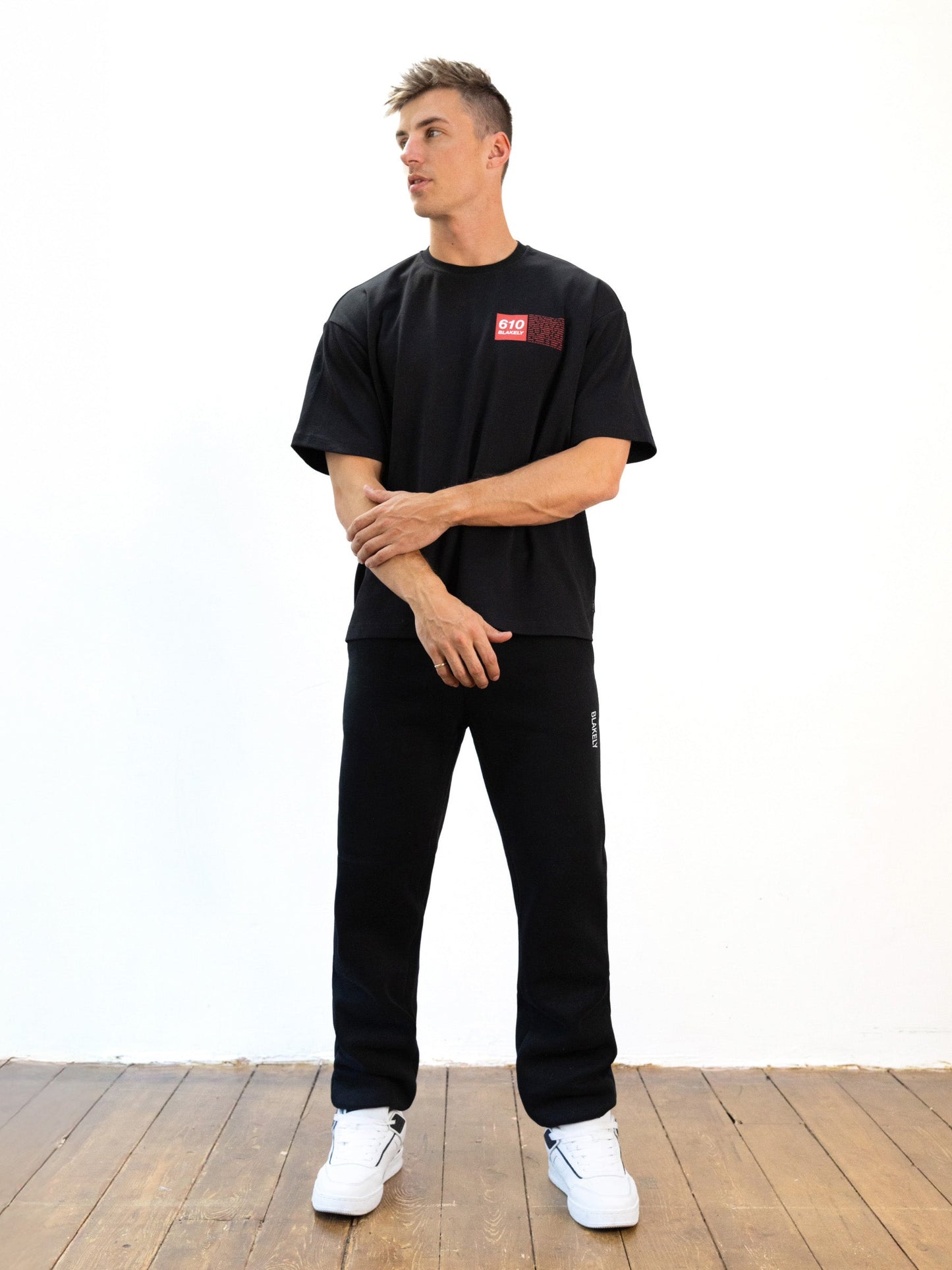 Italic Linear Relaxed Sweatpants - Black