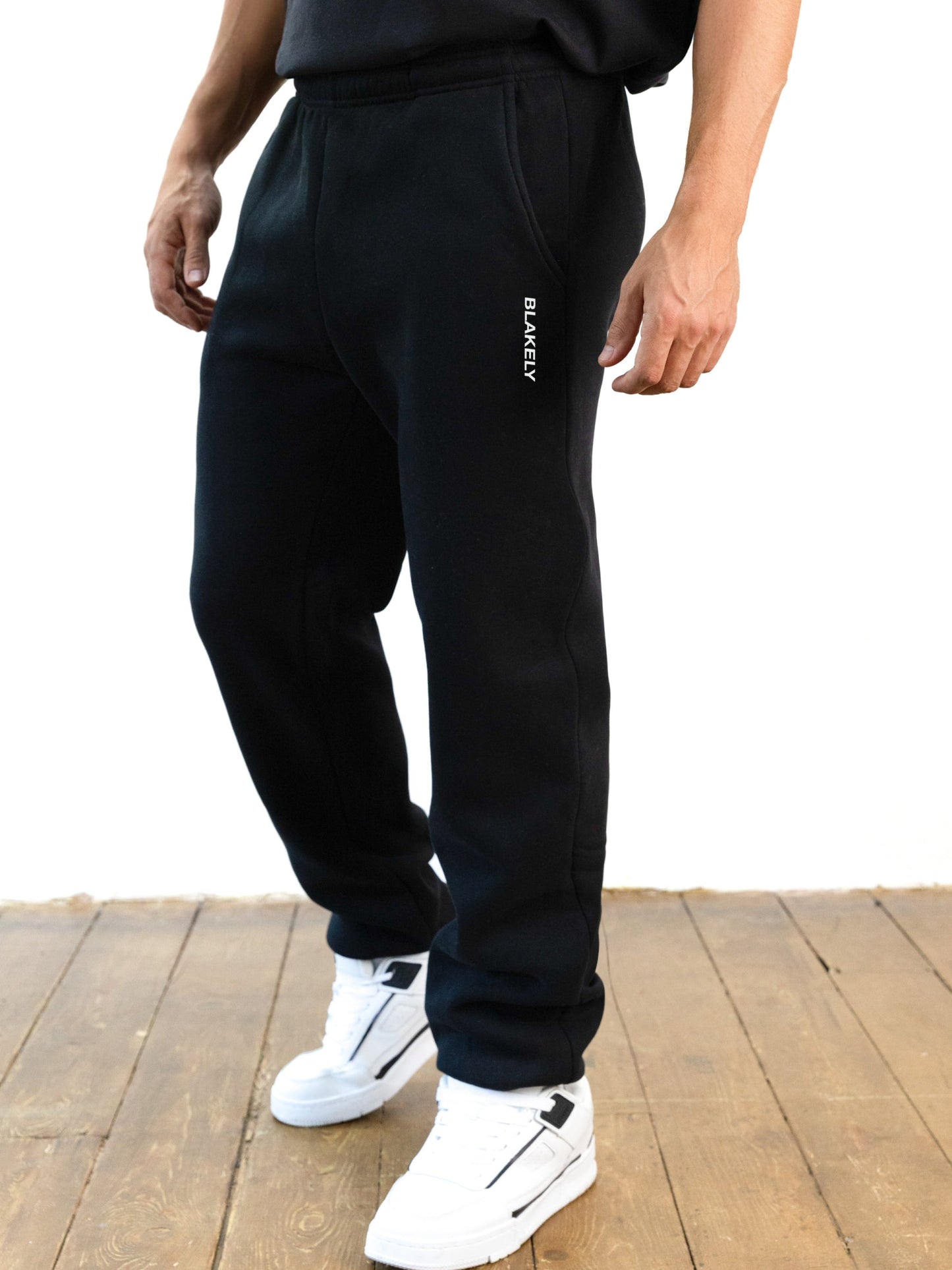 Italic Linear Relaxed Sweatpants - Black