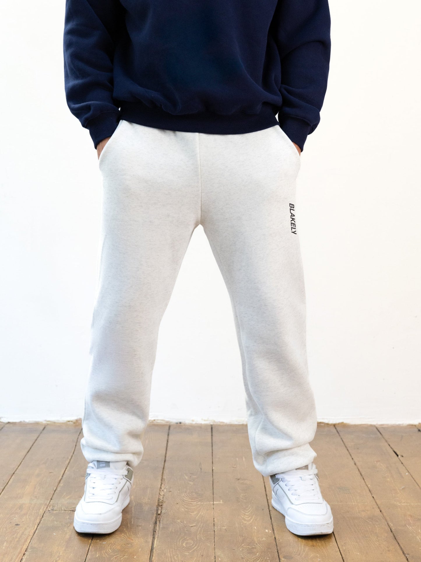 Italic Linear Relaxed Sweatpants - Marl White