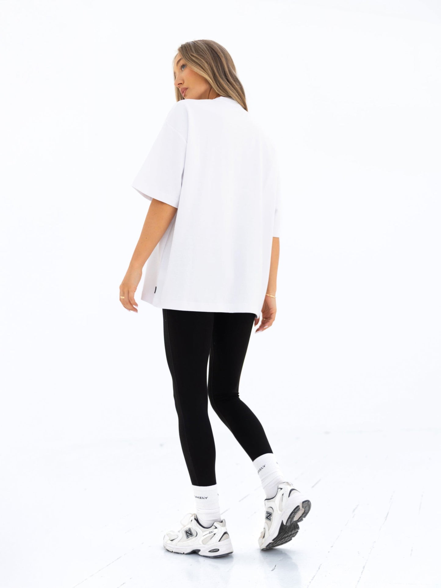 Apex 610 Ultra Oversized T-Shirt - White