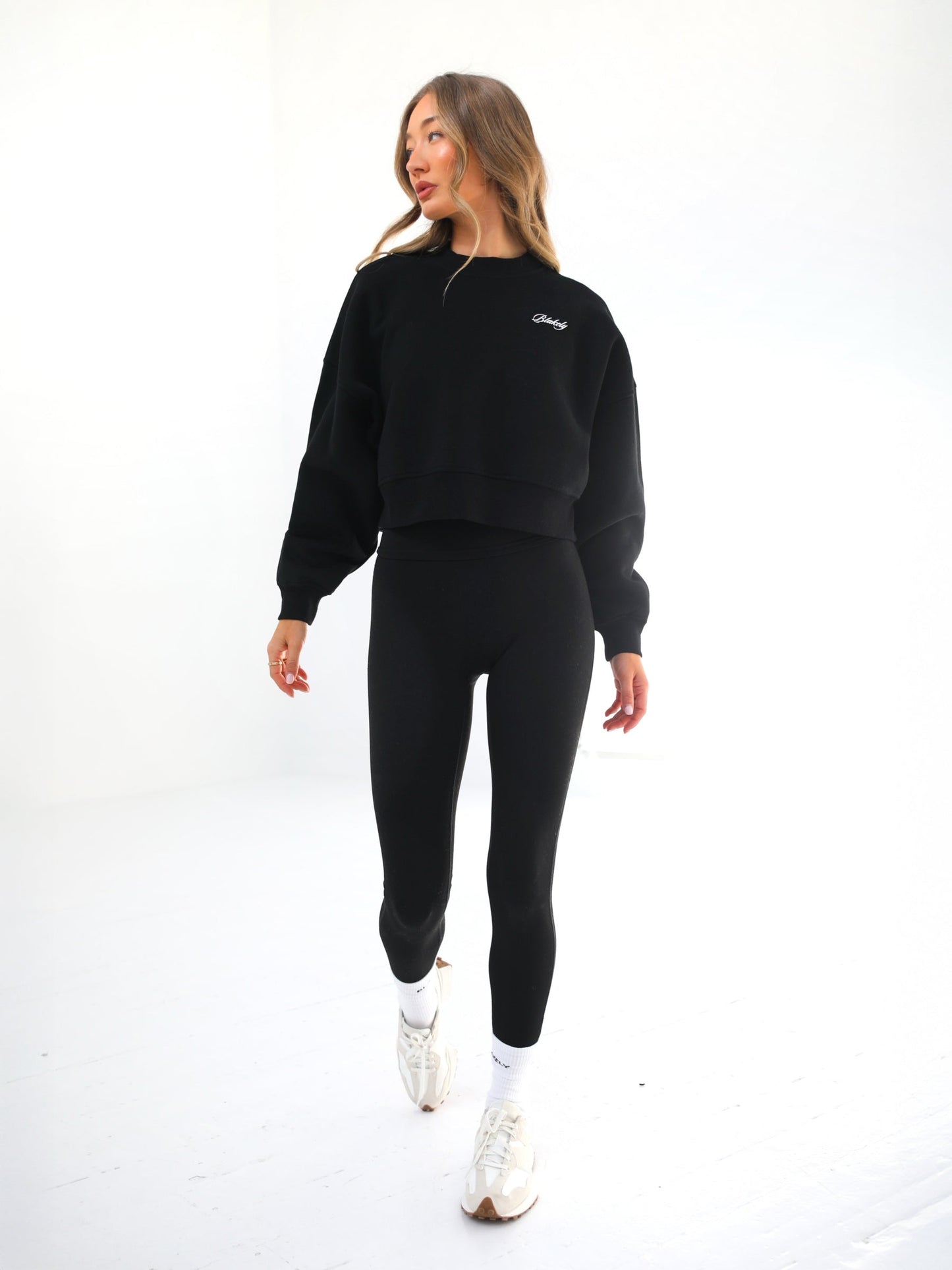 Off Duty Cropped Sweater - Black