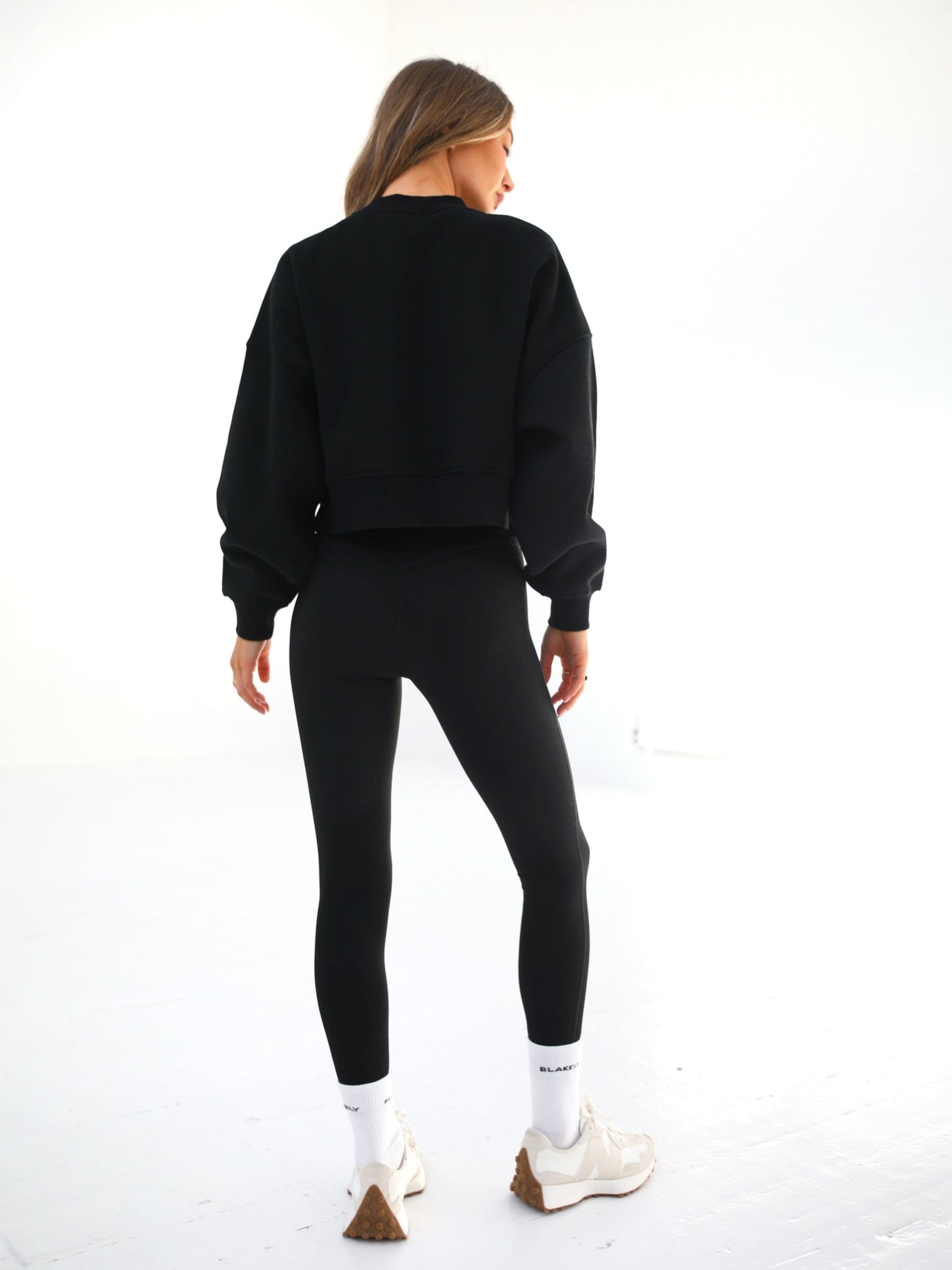 Off Duty Cropped Sweater - Black