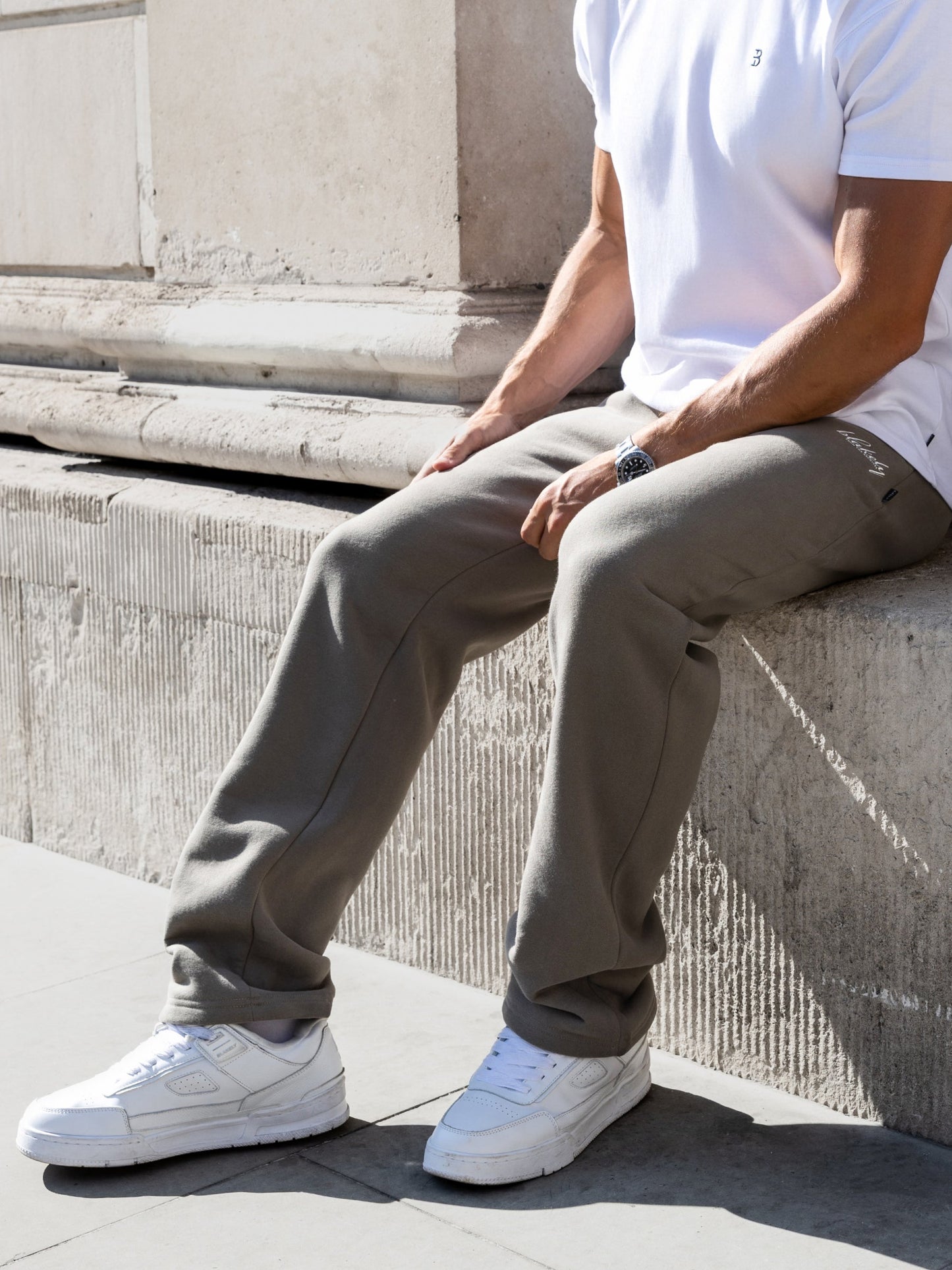 Austin Relaxed Sweatpants - Safari Green