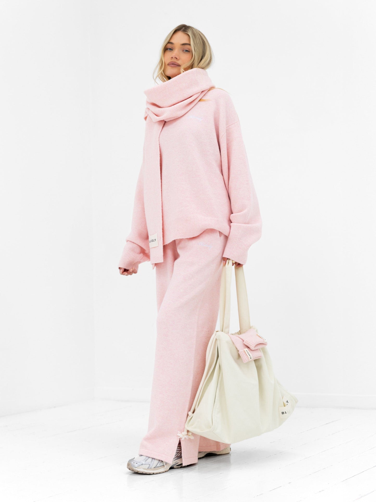 Oversized Knitted Sweater - Marshmallow Pink