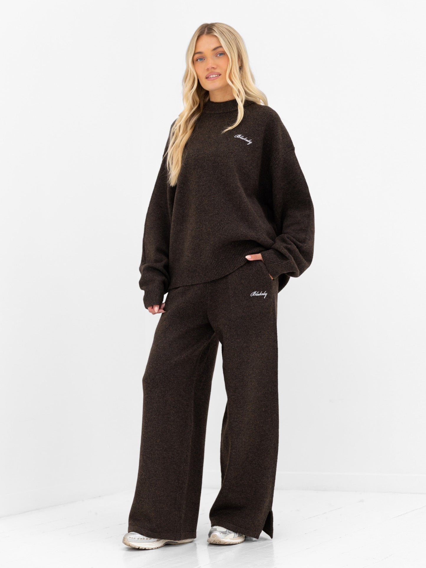 Knitted Wide Leg Sweatpants - Chocolate Brown