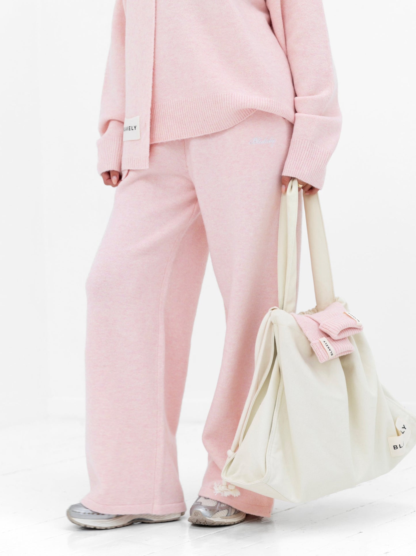 Knitted Wide Leg Sweatpants - Marshmallow Pink