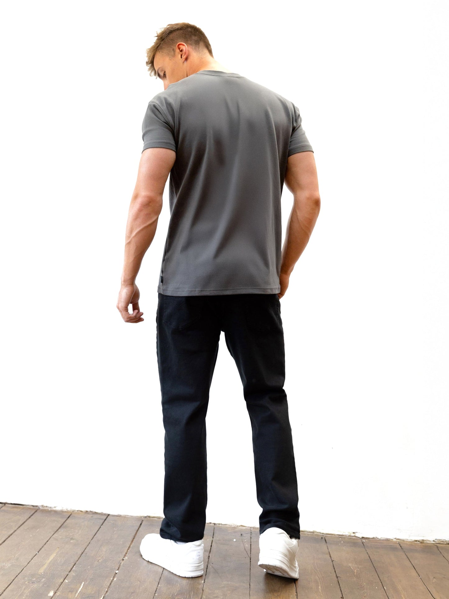 Kobe Italic Relaxed T-Shirt - Charcoal