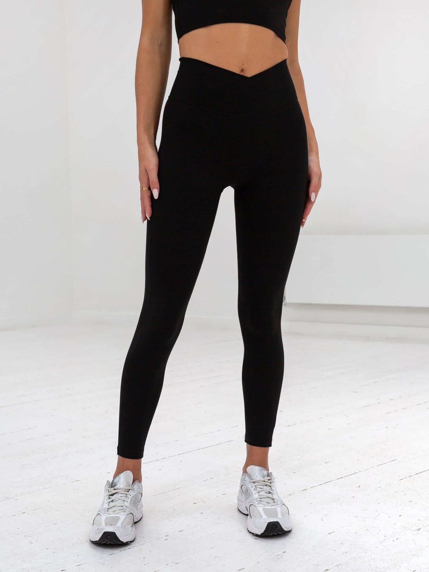 Ultimate Crossover Leggings - Black