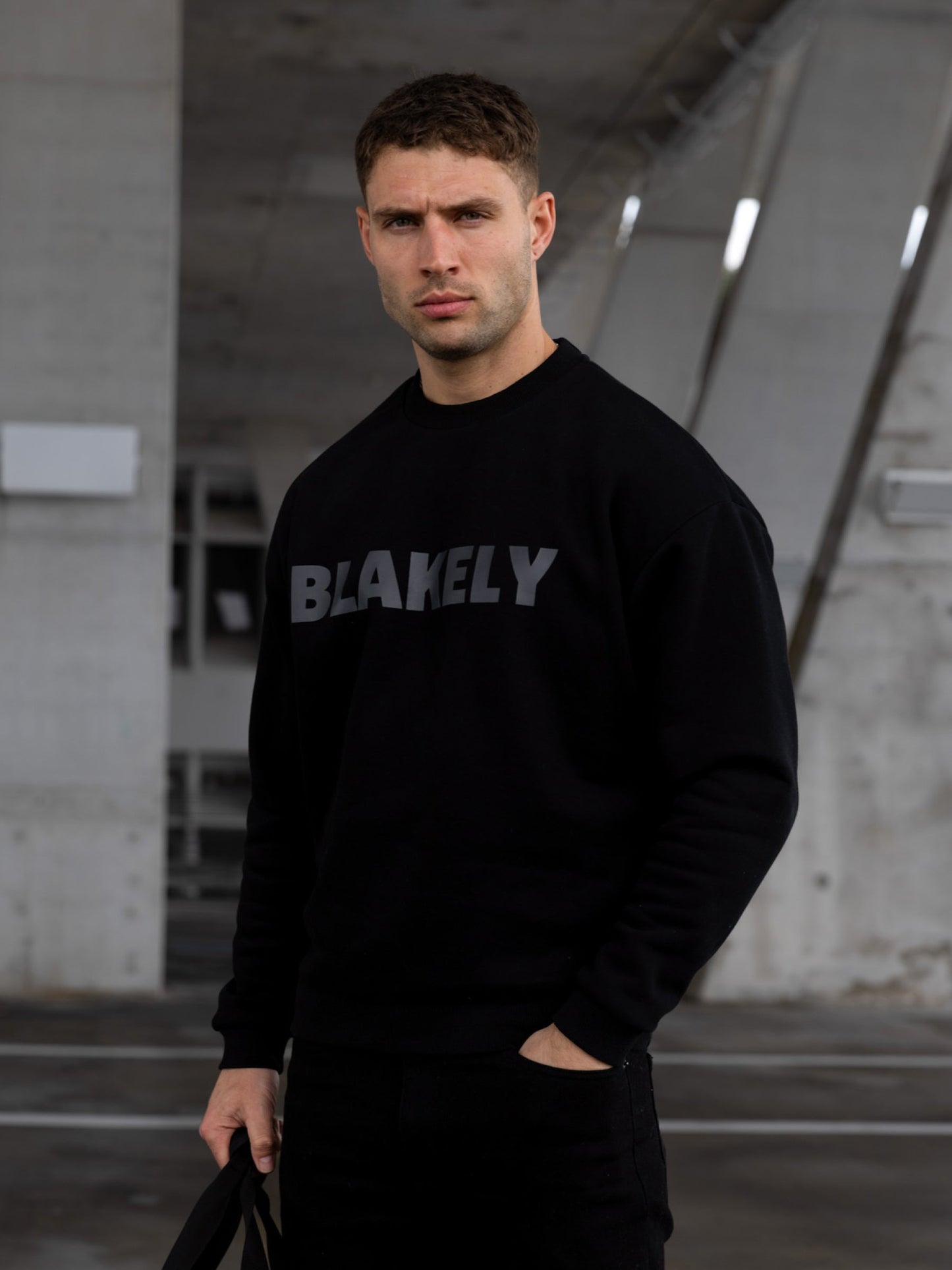 Studio Relaxed Sweater - Tonal Black