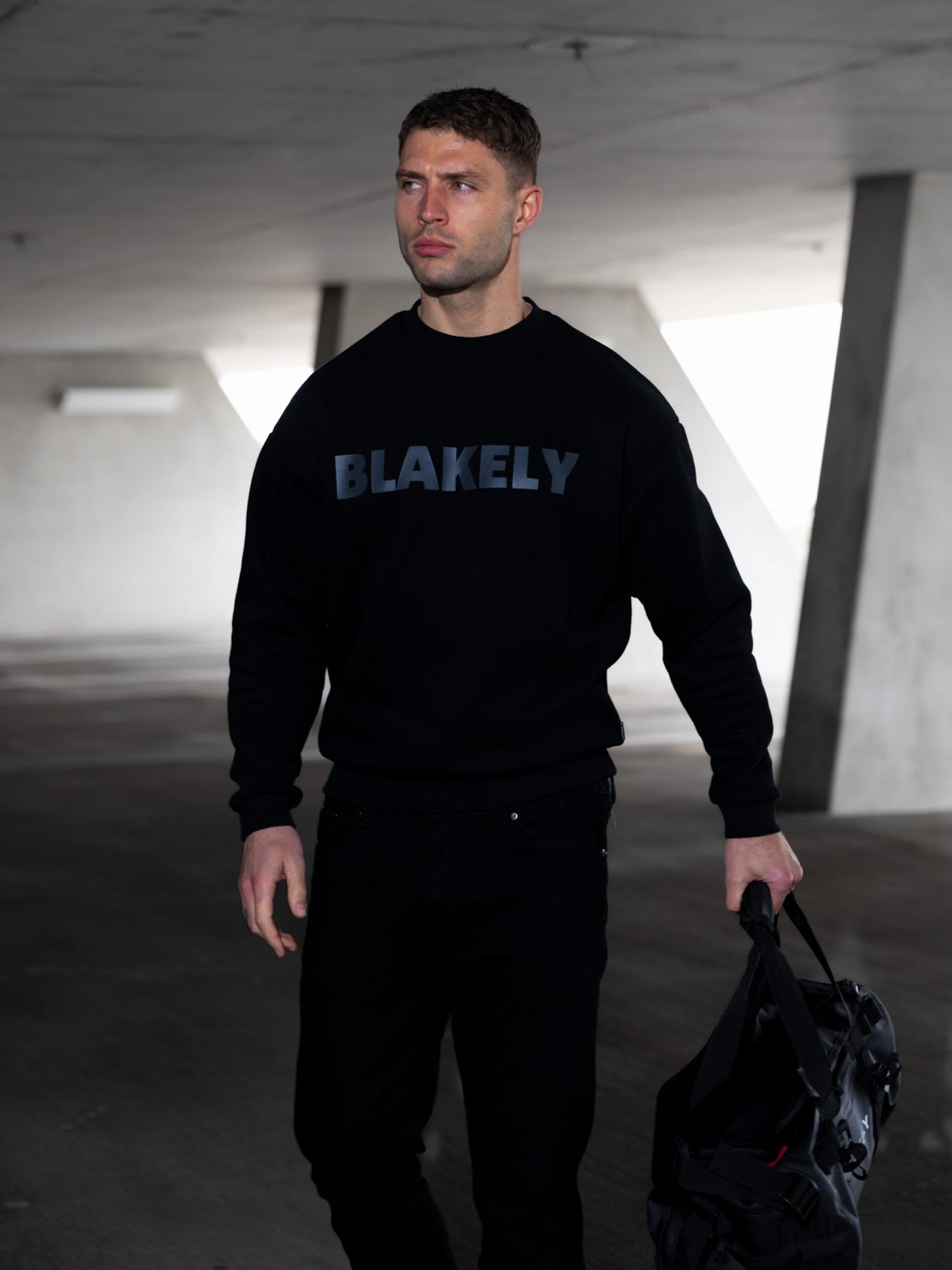 Studio Relaxed Sweater - Tonal Black