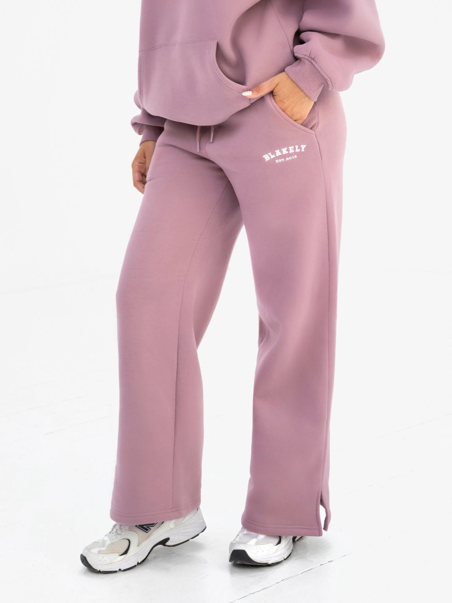 Varsity Wide Leg Sweatpants - Dusty Pink