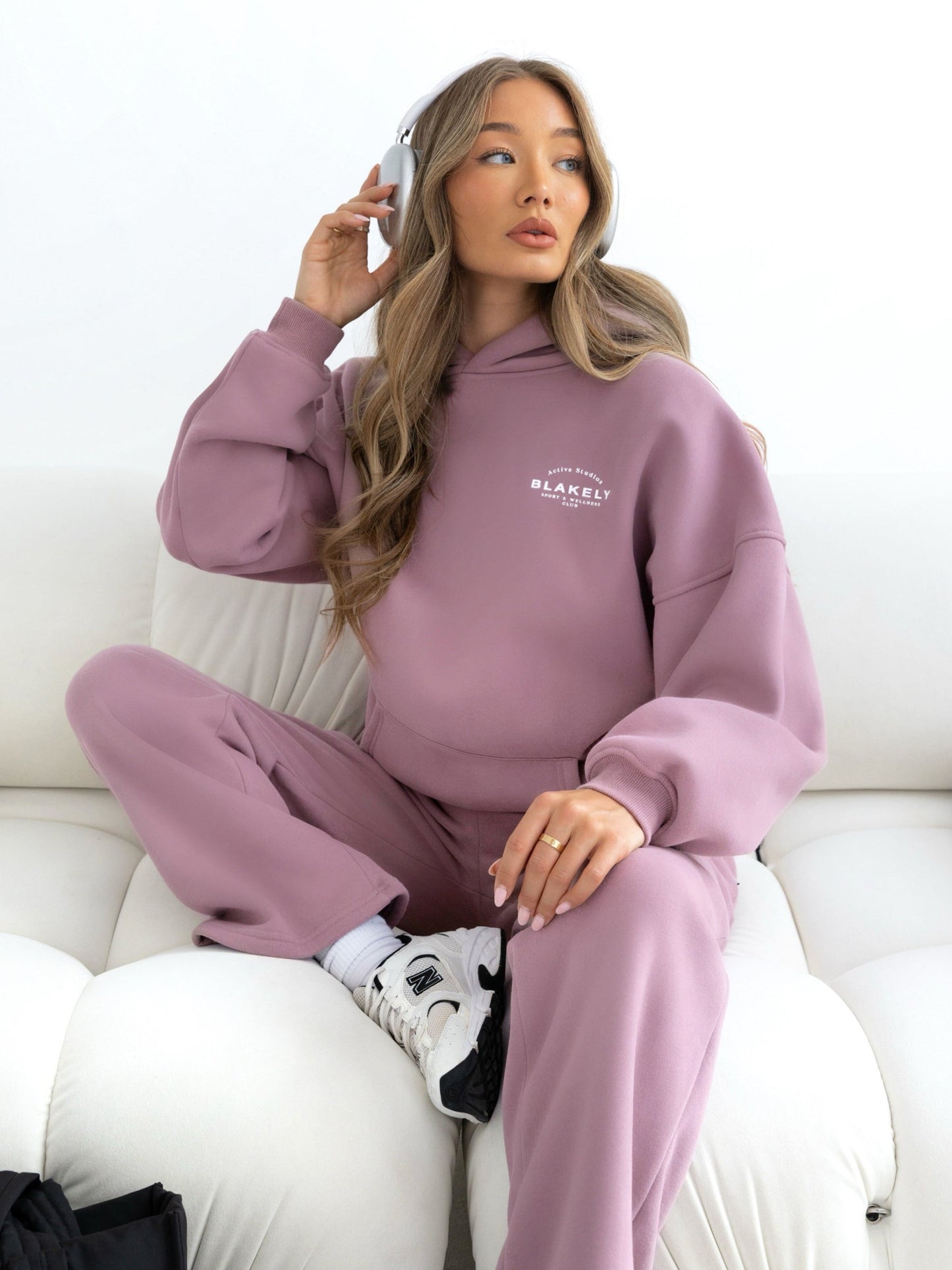 Varsity Wide Leg Sweatpants - Dusty Pink